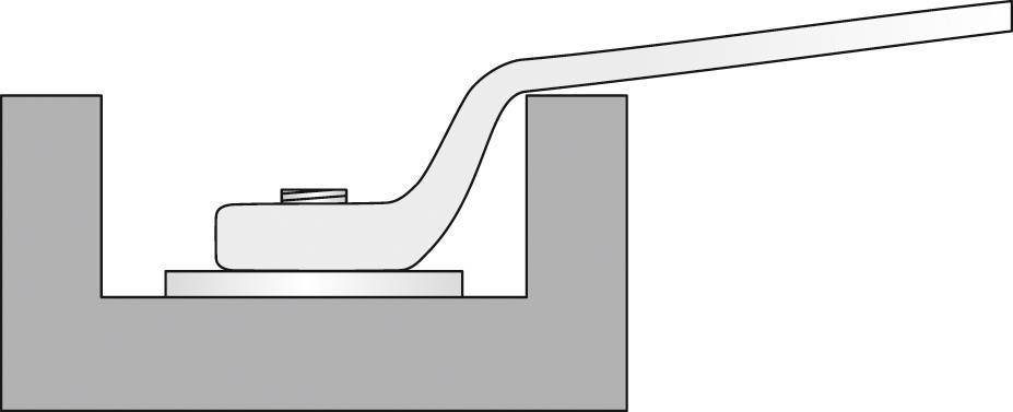 Příčný řez šroubového spoje s pákovým mechanismem, který znázorňuje funkci páky pro zajištění upevnění.