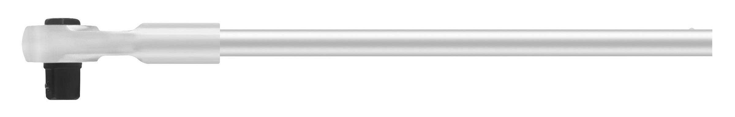 Stříbrná válcovitá kovová trubka s černým uzávěrem na jednom konci, umístěná horizontálně.