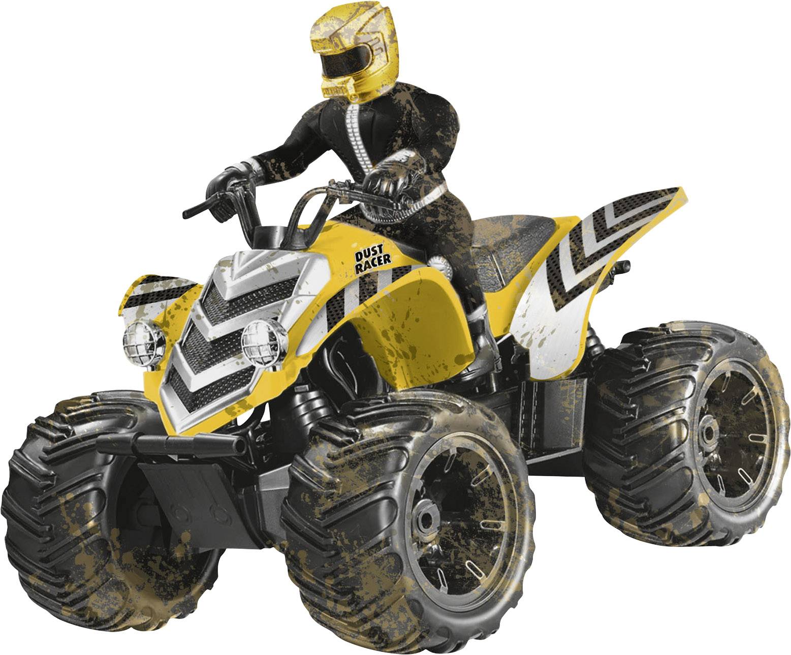 Žluté hračkové čtyřkolové vozidlo s řidičskou figurkou na velkých bahnitých pneumatikách. Nápis 'Dust Racer' je viditelný po straně.