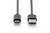 USB kabel s USB-C konektorem na levé straně a standardním USB-A konektorem na straně pravé.