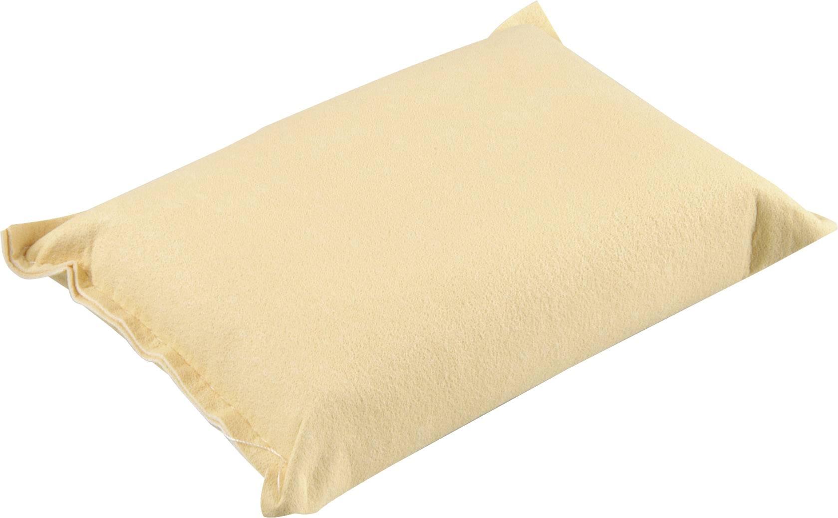 Béžová látkovaná taška, obdélníkového tvaru, zcela naplněná.