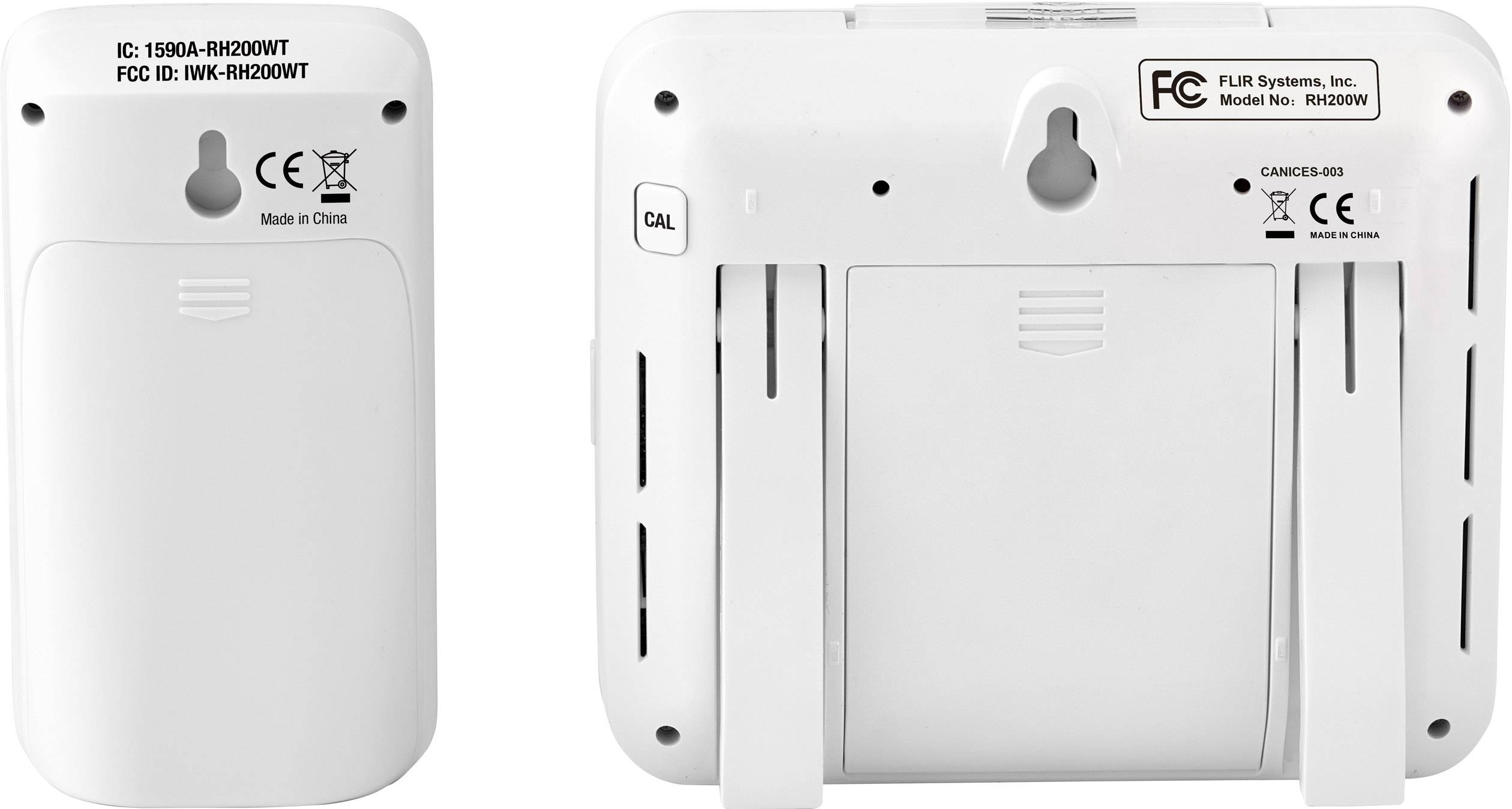 Dva bílé elektronické přístroje, pravděpodobně zadní strany teploměrů, zobrazují firemní loga a modelová čísla. Vlevo: Vyrobeno v Číně. Vpravo: FLIR Systems, Inc., Model č. IR200W.