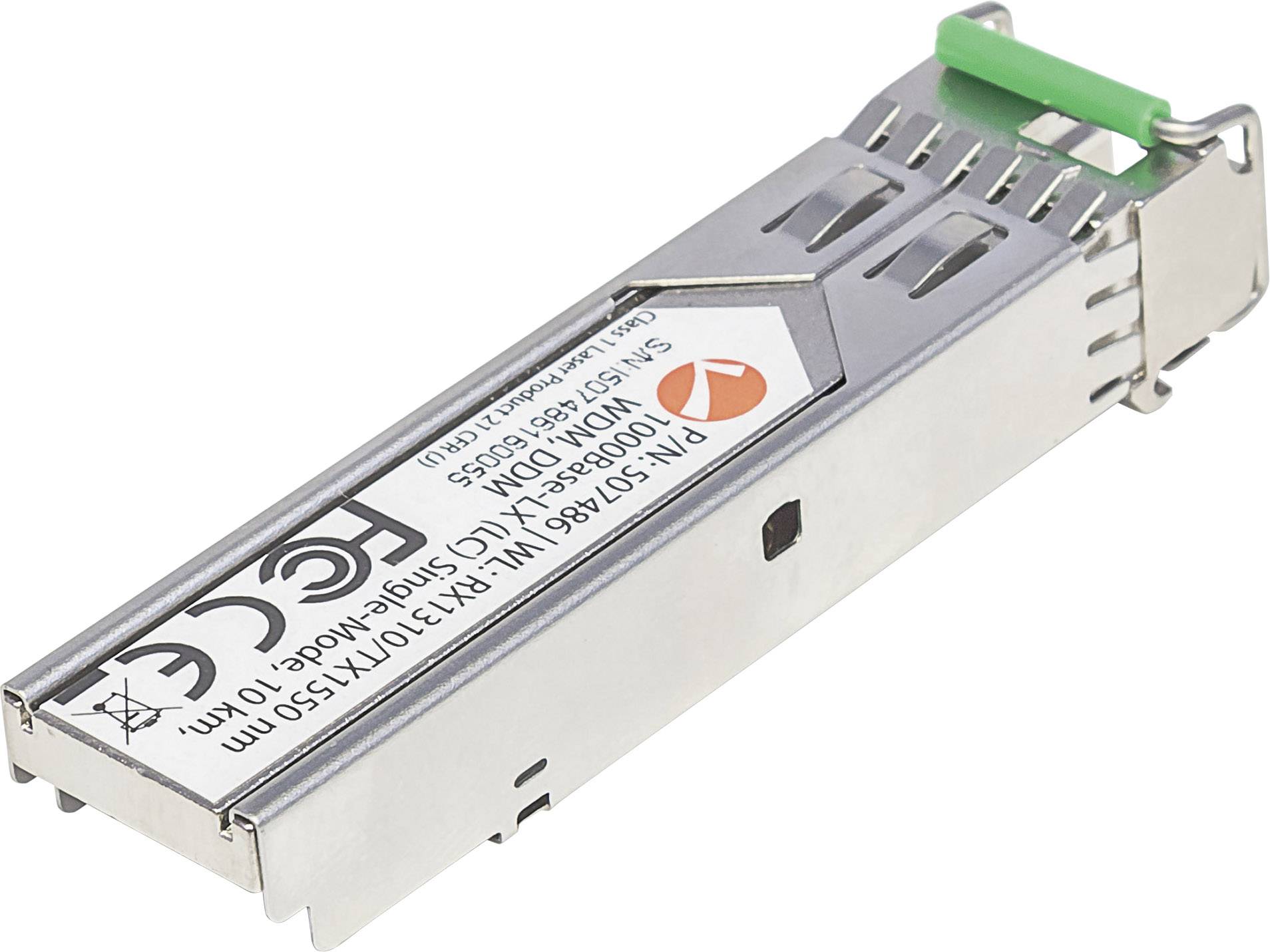 Kovový SFP transceivový modul se zelenou záložkou, používaný pro síťová připojení v optických komunikačních zařízeních.