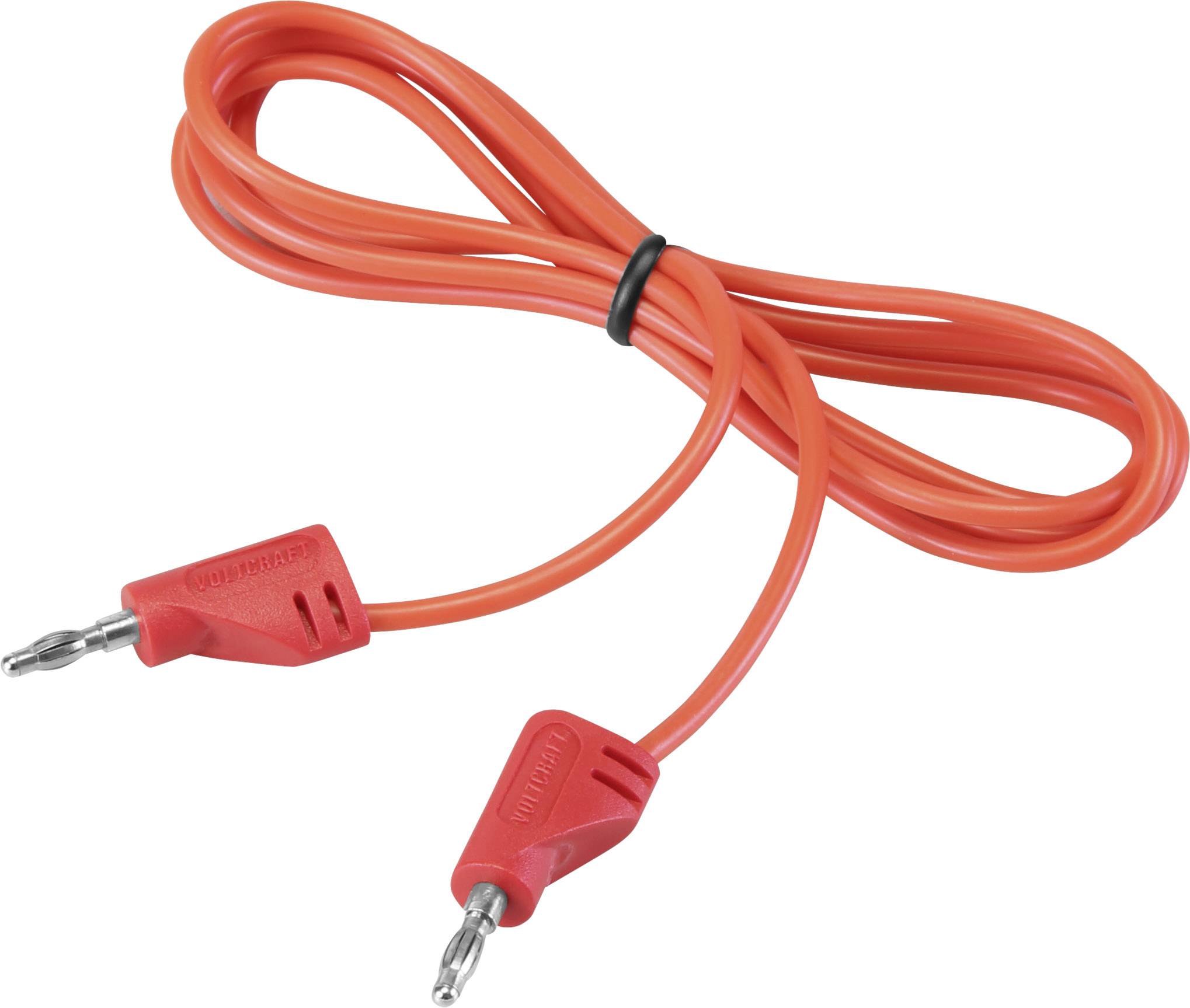 Červený kabel se dvěma banánkovými konektory na koncích, používaný pro elektrické propojení v audio nebo elektronických projektech.