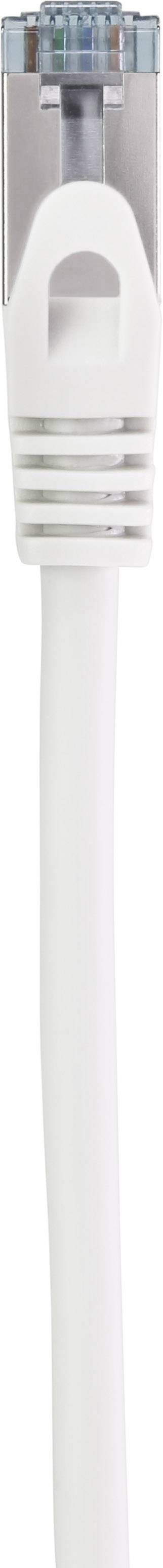 Bílý ethernetový kabel s průhlednou RJ45 zástrčkou.