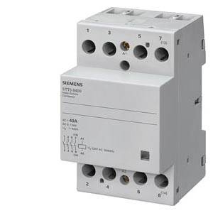 Stykač Siemens, model 3TF5 840-0, pro 40A střídavý proud. Čtvercový tvar, několik připojovacích svorek pro vodiče, bílé barvy.