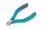 Obrázek modrých štípacích kleští s šedými rukojeťmi. Používá se na stříhání drátů a jemných materiálů.