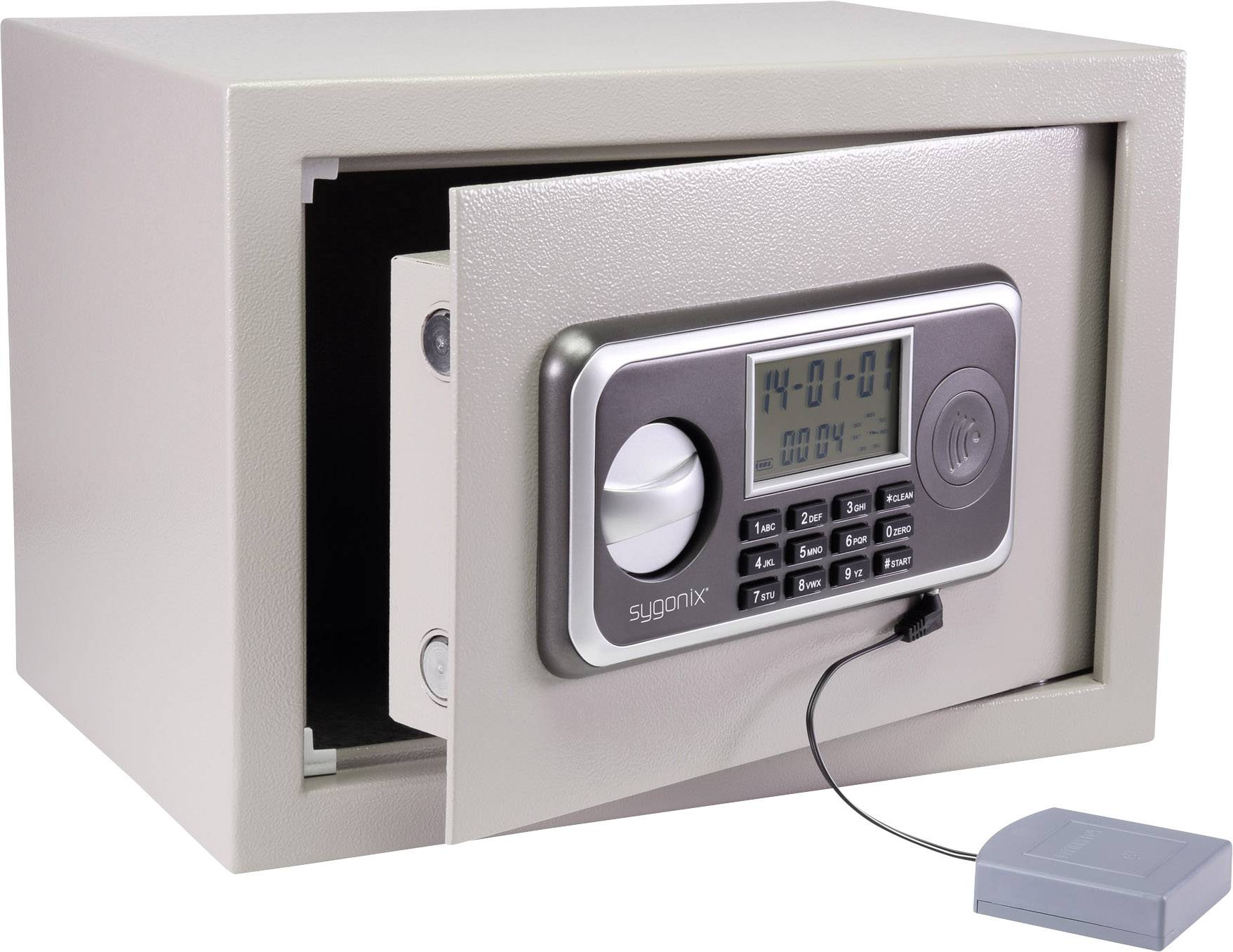 Otevřený elektronický trezor s numerickou klávesnicí a malým displejem na přední straně zobrazuje datum.