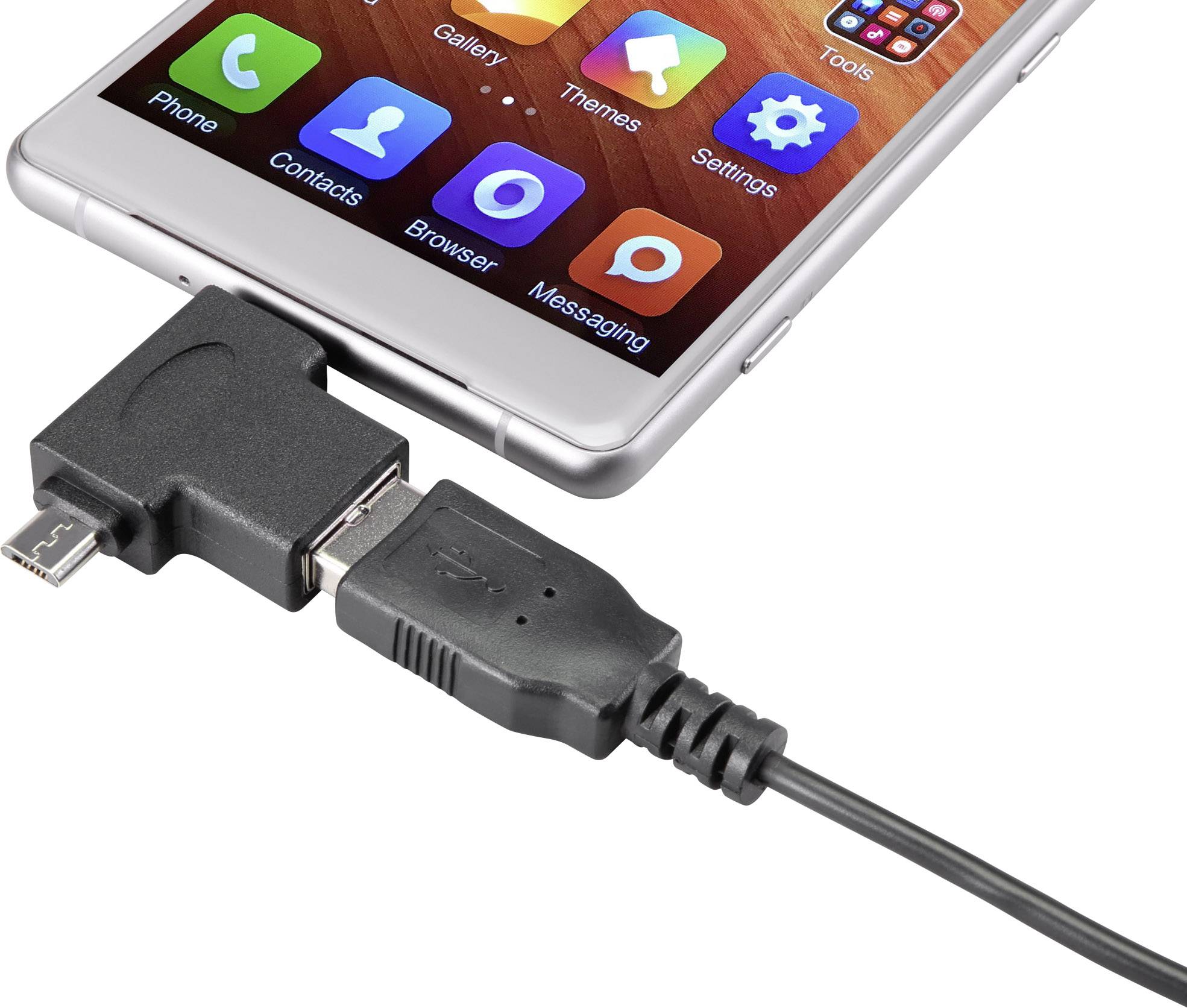 Smartphone je připojeno adaptérovým kabelem. Na obrazovce jsou viditelné aplikace jako Telefon, Galerie, Kontakty a Prohlížeč.
