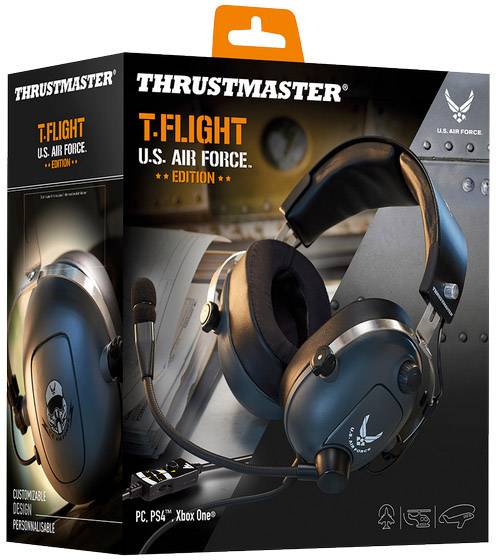 Sluchátka ve stylu U.S. Air Force od Thrustmasteru s mikrofonem. Balení zobrazuje model 'T.FLIGHT U.S. AIR FORCE EDITION' pro PC, PS4 a Xbox One.