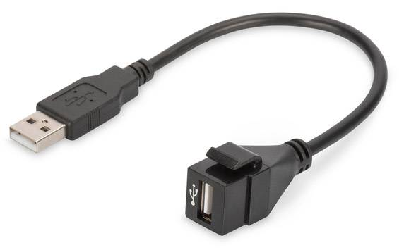 Černý prodlužovací USB kabel s samčím USB konektorem na jedné straně a samičím USB portem na straně druhé.