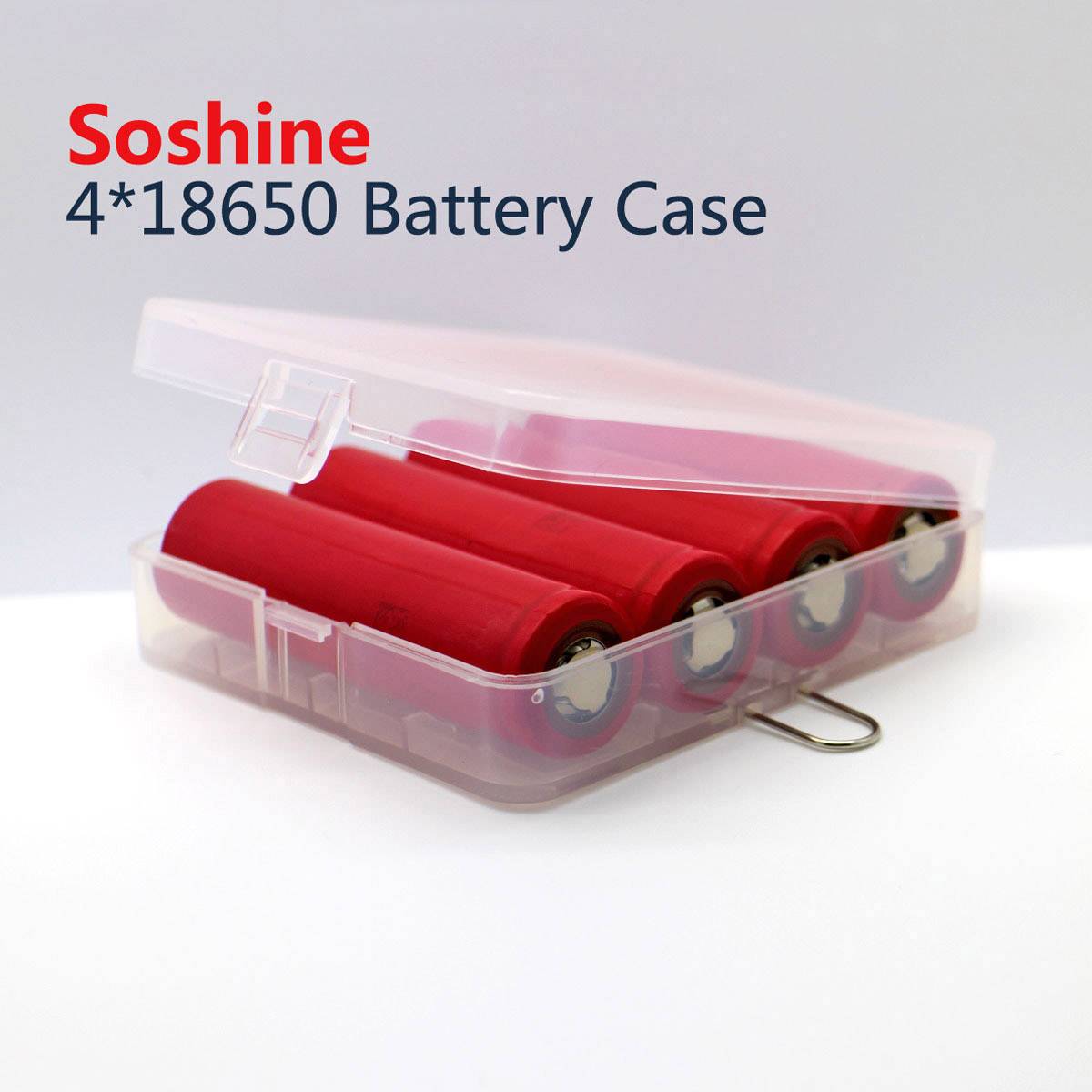 Červené lithium-iontové baterie 18650 v průhledné plastové krabičce, označené štítkem „Soshine 4*18650 Battery Case".