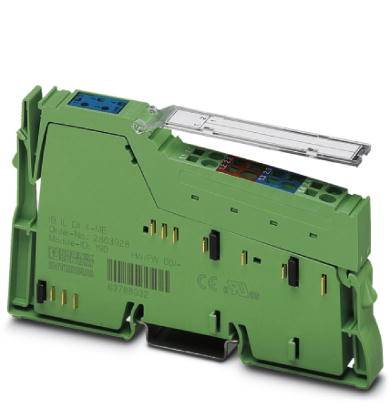 Zelený elektrický reléový modul s několika svorkami a průhledným krytem, umístěný na bílém povrchu.