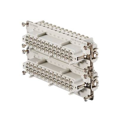 Dvoufázový elektrický přípojný blok se sloučenými očíslovanými svorkami a kloubovým mechanismem pro upevnění.