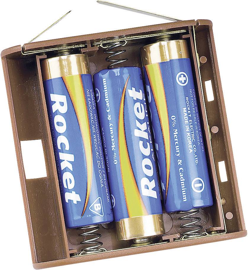 Tři baterie AA v hnědém pouzdře na baterie, každá s modrým štítkem s nápisem 'Rocket', připevněné pružinkami.