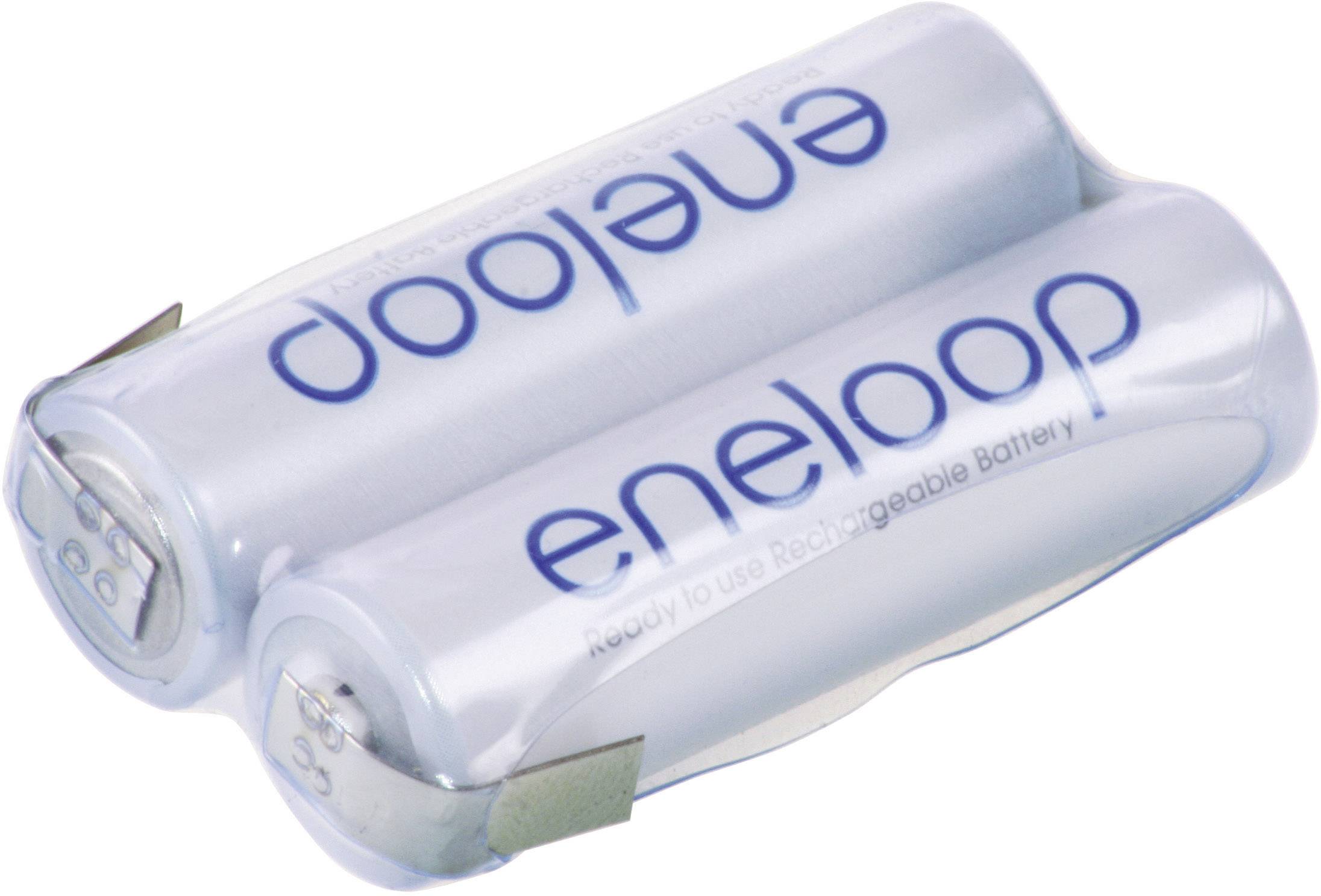 Dva akumulátory eneloop ležící vedle sebe, s viditelným nápisem značky.