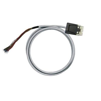Šedý kabel s otevřeným drátovým koncem vpravo a černým obdélníkovým konektorem vlevo, vhodný pro elektronické propojení.
