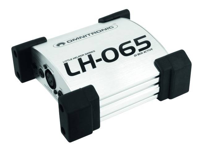 Stříbrná DI-box značky Omnitronic, model LH-065, s gumovými rohy pro ochranu. Má XLR konektory umístěné po straně.