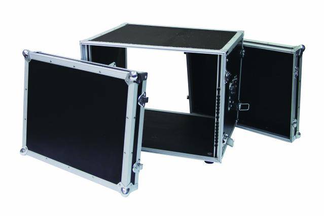 Otevřený rack case se dvěma odstraněnými předními kryty, vhodný pro přepravu audiotechniky nebo elektronických zařízení.