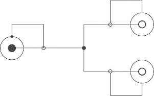 Diagram znázorňuje jednoduché schéma elektrického obvodu se třemi propojenými kruhy a vodiči, které spojují různé body.