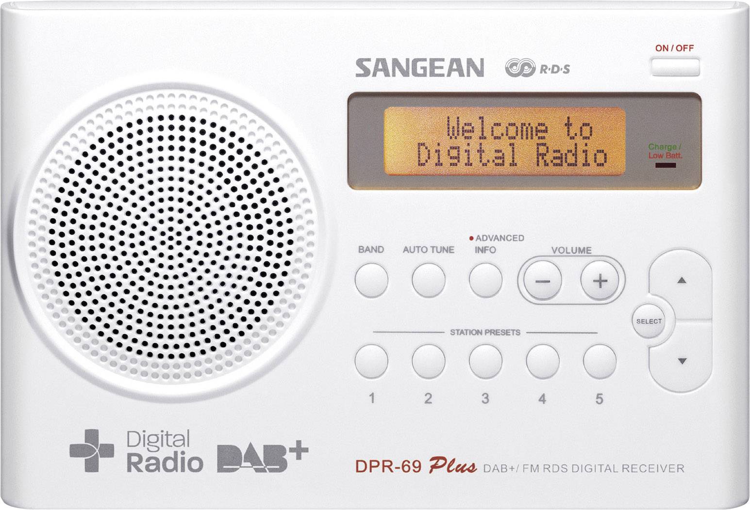 Bílé digitální rádio s reproduktorovou mřížkou vlevo, malým displejem vpravo, který zobrazuje 'Vítejte v digitálním rádiu'. Níže ovládací prvky.