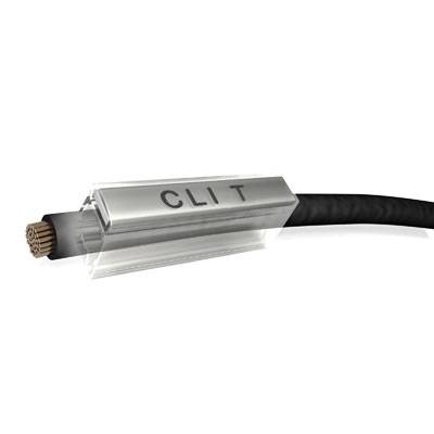 Kabel s vystavenými měděnými vodiči na jednom konci a nápisem 'CLI T' na pouzdře na konci druhém.