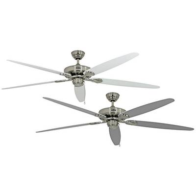 Dva stropní ventilátory s šesti listy, horní bílý, spodní šedý. Oba mají stříbrné pouzdro.
