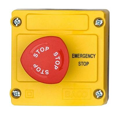 Žlutý nouzový vypínač s červenou rukojetí, na které je napsáno 'STOP'. Černým písmem označen jako 'EMERGENCY STOP'.