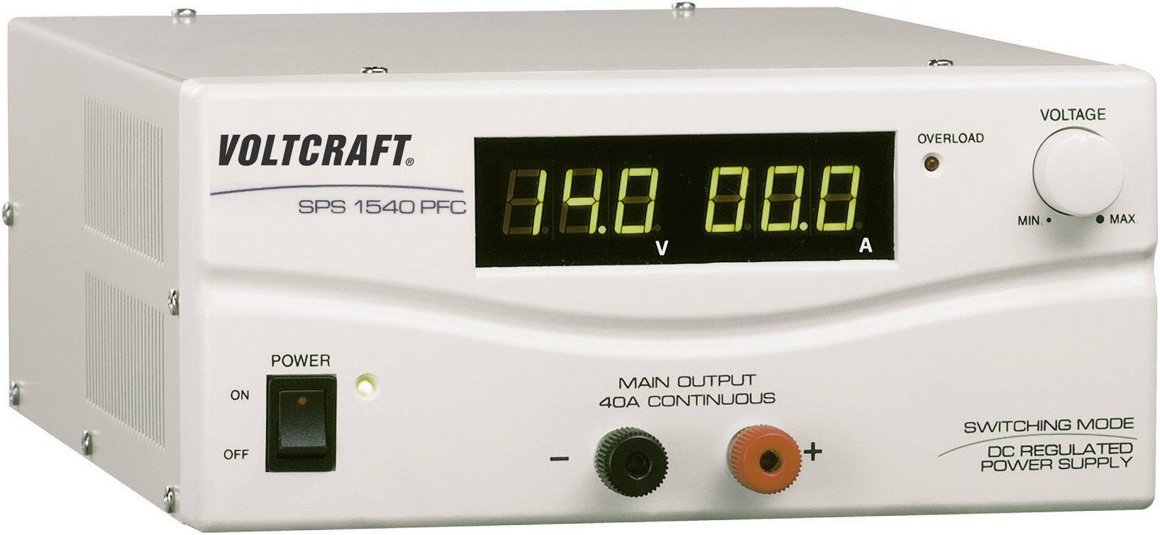 Bílý síťový zdroj Voltcraft SPS 1540 PFC s digitálním displejem, který zobrazuje hodnoty napětí a proudu. Hlavní vypínač je umístěn vlevo dole.