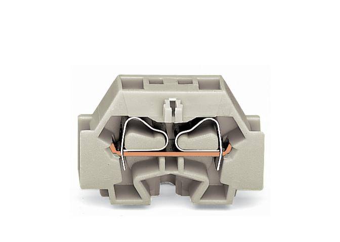 Šedý elektrický propojovací modul se dvěma kovovými prvky a oranžovým vodičem uprostřed, pohled zepředu.