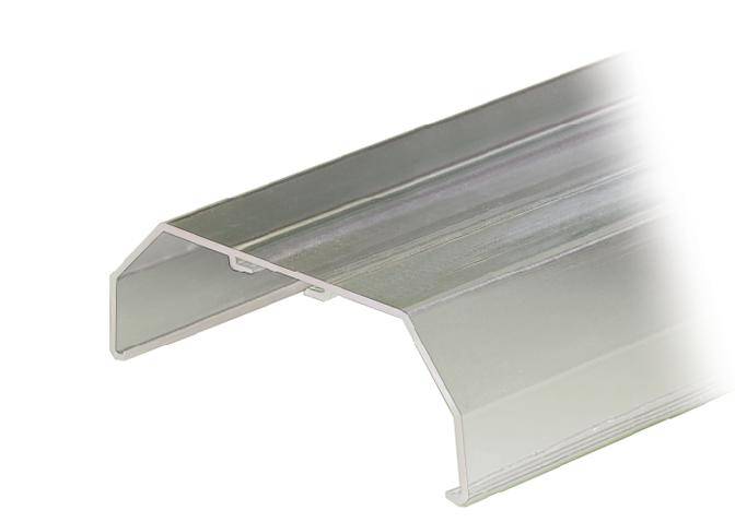 Transparentní, klenutý plastový kryt s metalickým stříbrným designem, vhodný pro stavební nebo kutilské projekty.