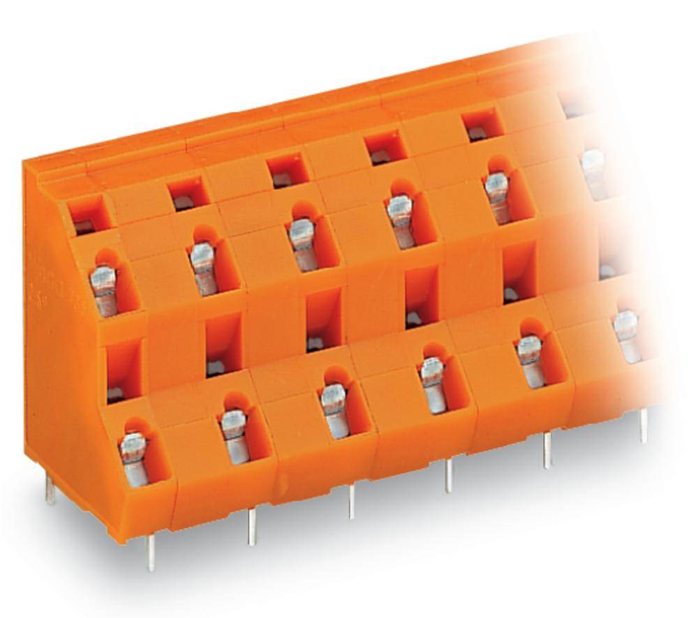 Oranžový konektor s více vstupy a kovovými kontakty, používaný pro elektrické připojení v zařízeních.