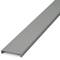 Šedý kovový profil, dlouhý a obdélníkový, je zobrazen diagonálně zleva zdola doprava nahoru.