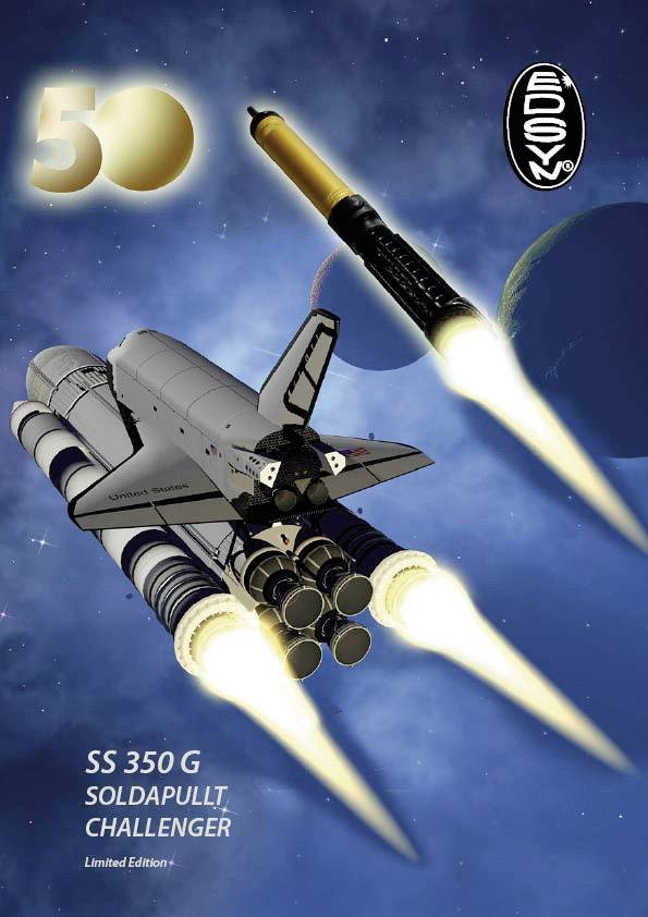 Raketoplán letí do vesmíru vedle raketové grafiky. Text: '50', 'EDSON', 'SS 350 G SOLDAPULLIT CHALLENGER Limitovaná edice'. Pozadí s planetami.