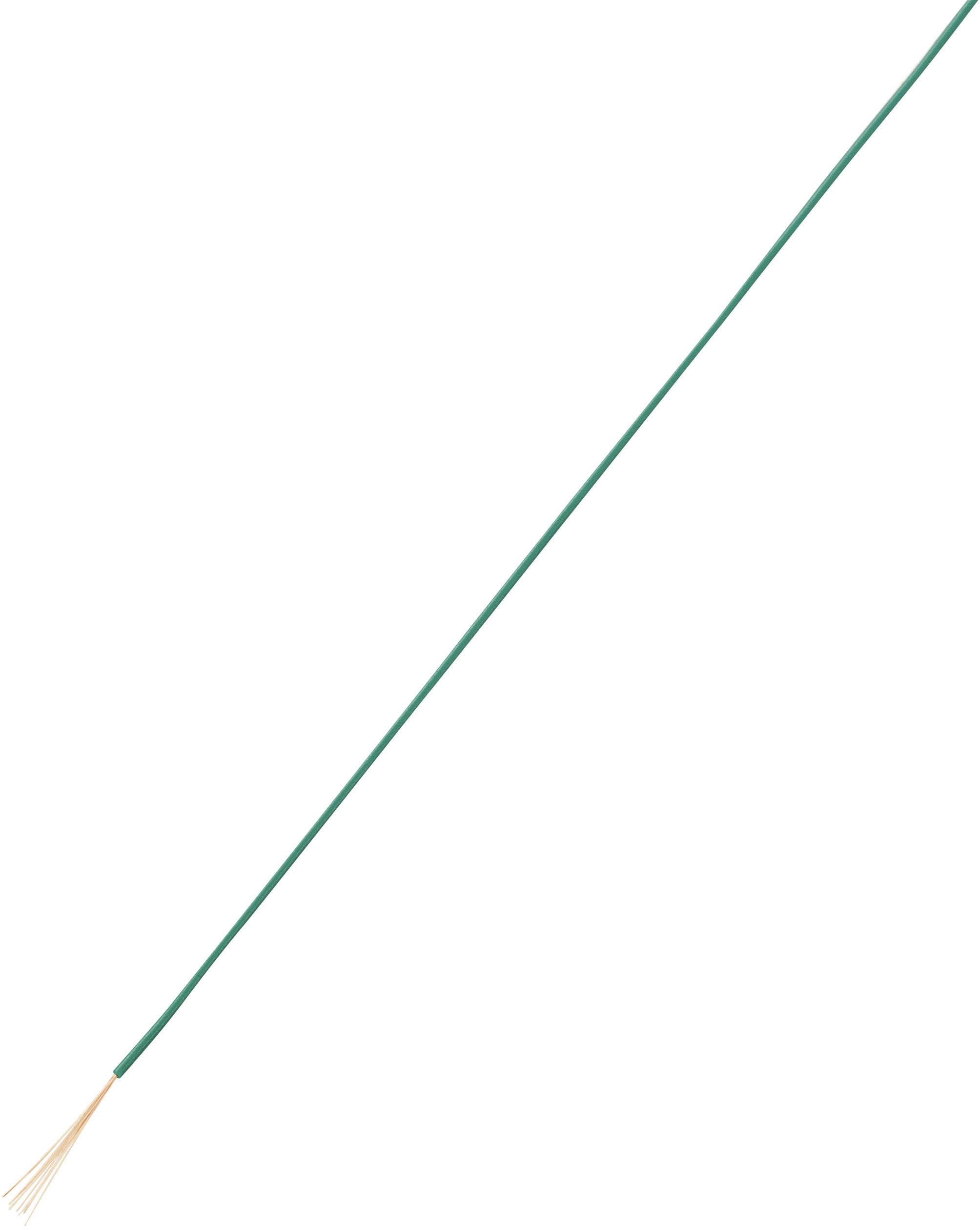 Jeden tenký zelený elektrický kabel s odkrytými měděnými konci leží diagonálně na bílém pozadí.