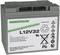Baterie s nápisem "MARATHON L12V32". 12 V, 31,5 Ah. Vyrobeno v Portugalsku společností GNB Industrial Power. Obsahuje olověný symbol.