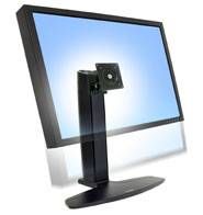 Moderní LCD monitor na nastavitelném stojanu před modrým pozadím ukazuje flexibilitu umístění obrazovky.