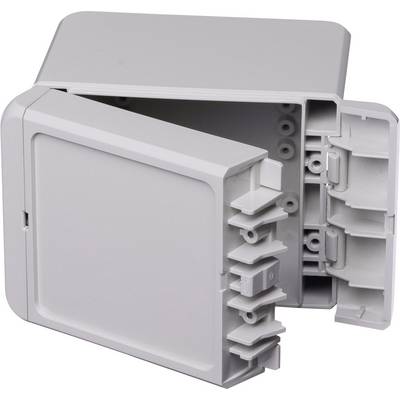 Šedá, obdélníková elektroinstalační krabice je z části otevřená a odhaluje své vnitřní uspořádání. Používá se pro elektroinstalační zapojení.