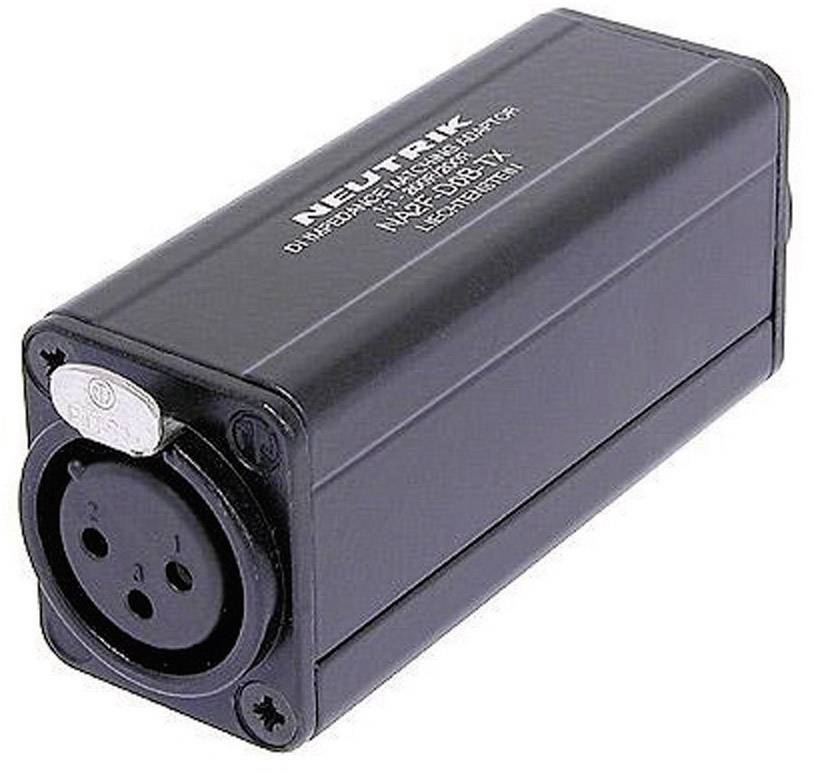 Černý adaptér s XLR zásuvkou a logem značky na horní straně. Používá se pro audio připojení.