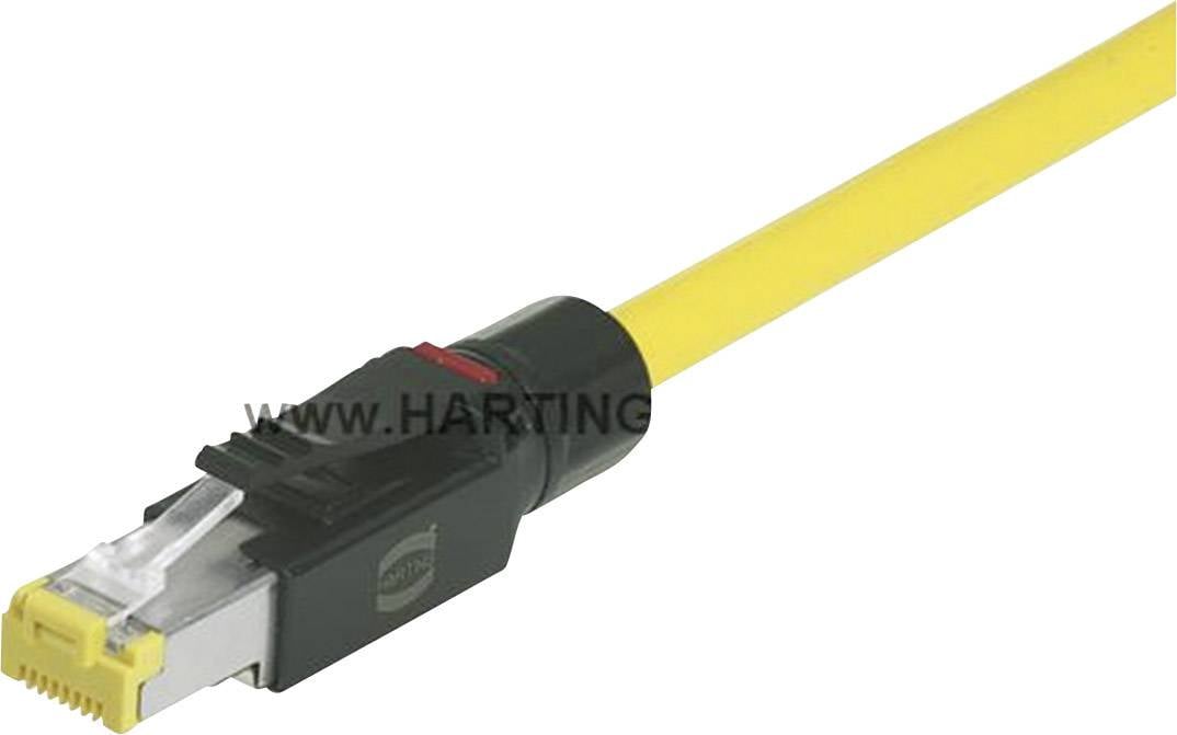 Žlutý ethernetový kabel s černou zástrčkou zobrazuje techniku připojení sítí. Název značky je rozpoznatelný na zástrčce.
