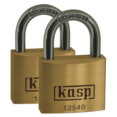 Dva visací zámky z mosazi s nápisem 'Kasp' a 'Hardened'. Oba zámky mají stejný sériový kód '12540'.