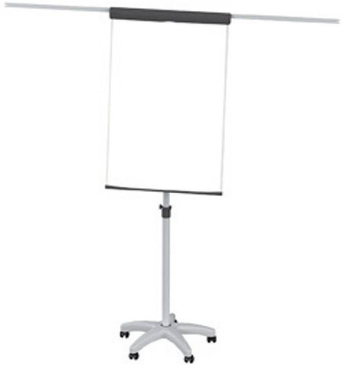 Prázdný flipchart na pojízdném stojanu, vhodný pro prezentace nebo schůzky v kanceláři nebo zasedací místnosti.