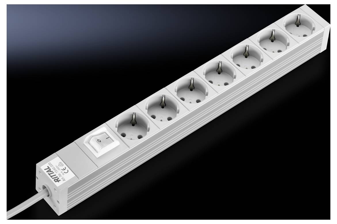 Seksdelt stikdåse med kontakt og kabel fra Rittal, i et enkelt, funktionelt design på sort baggrund.