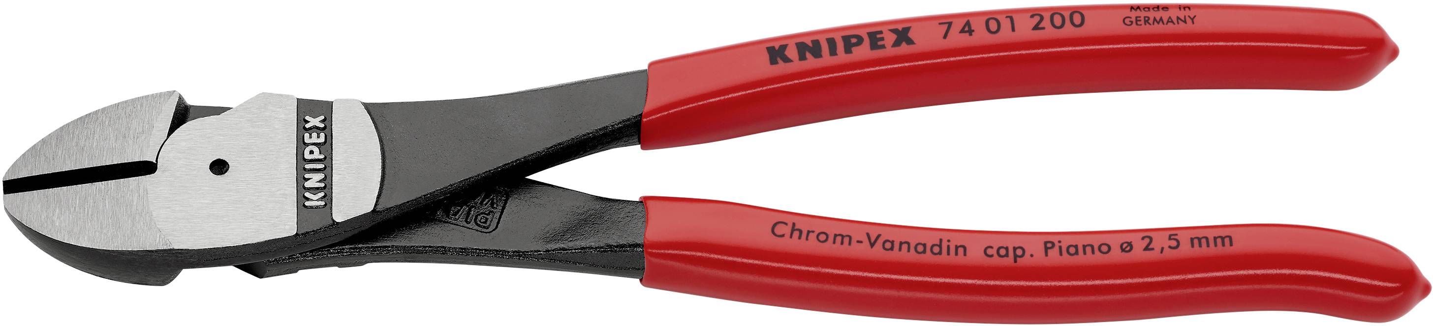 En rødhåndtaget boltsaks, egnet til at klippe tykke ledninger op til 2,5 mm. Fremstillet af krom-vanadium stål.