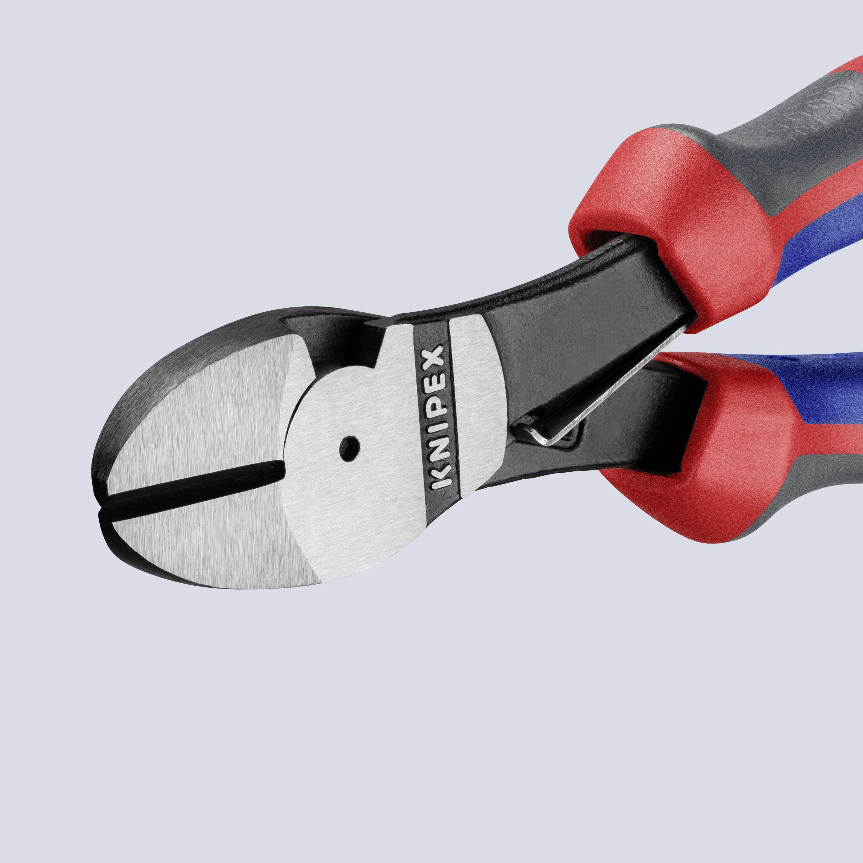 En rød og sort tang med påskriften 'KNIPEX' på metaloverfladen.