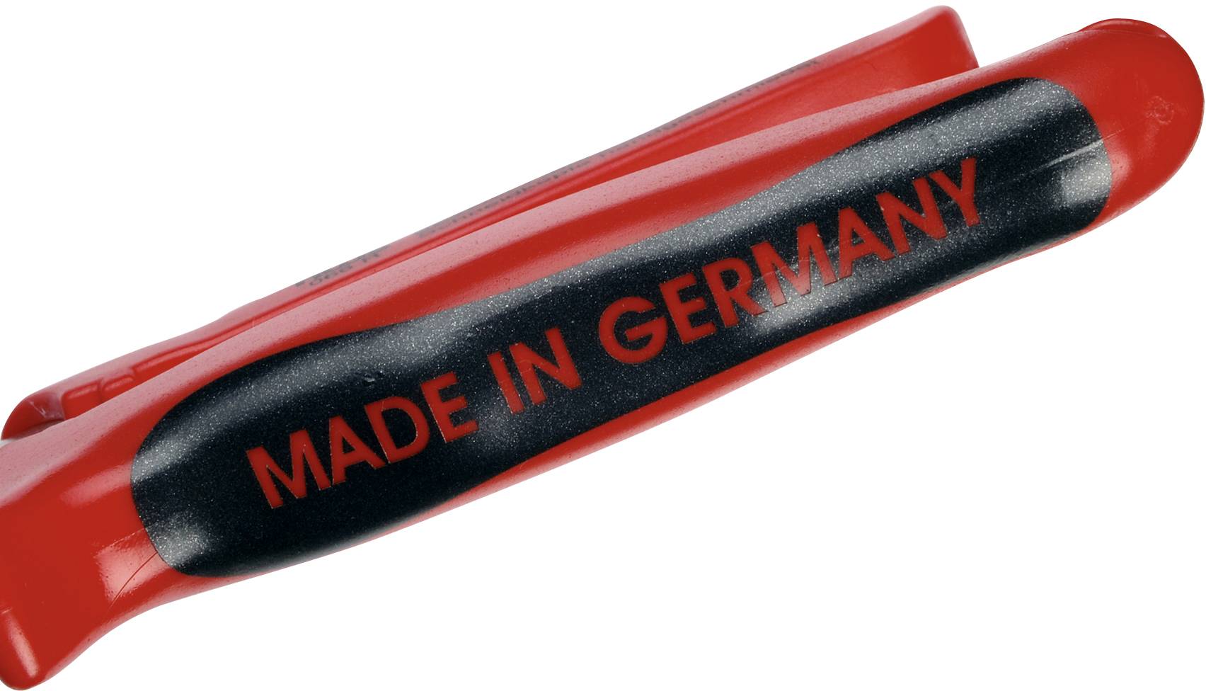 Rød greb med påskriften 'MADE IN GERMANY' i sort skrift.