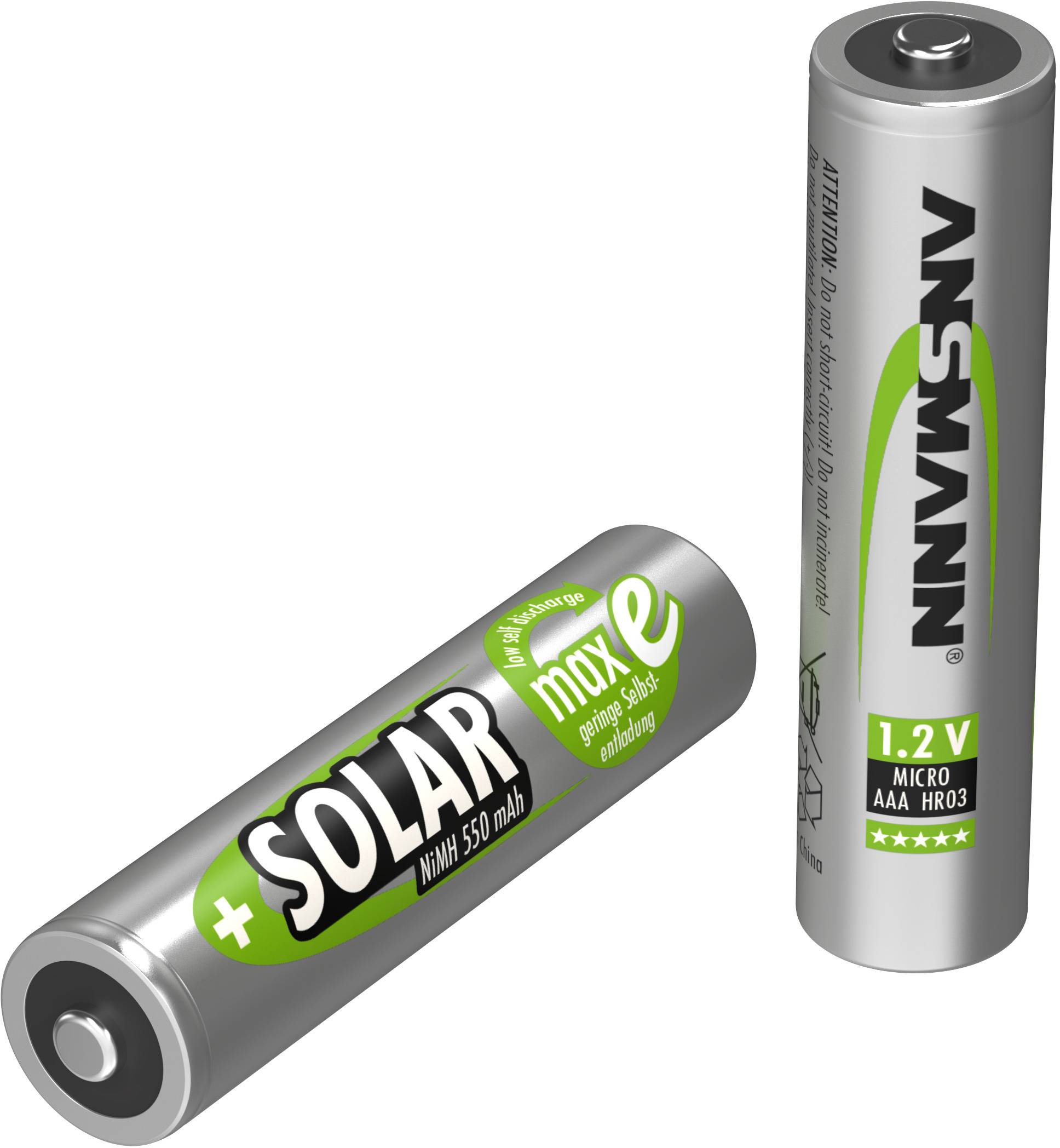 To AAA-batterier i sølv, hvoraf den ene ligger ned med påskriften 'Solar maxe NiMH 550 mAh', og den anden står oprejst med data og mærke.