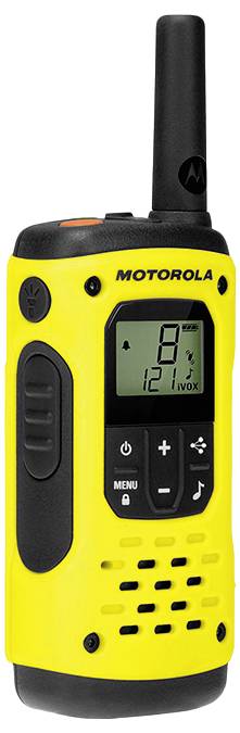 Gul Motorola håndholdt tovejet radio med lang sort antenne, digitalt display, sideplaceret push-to-talk-knap og tastaturkontroller.