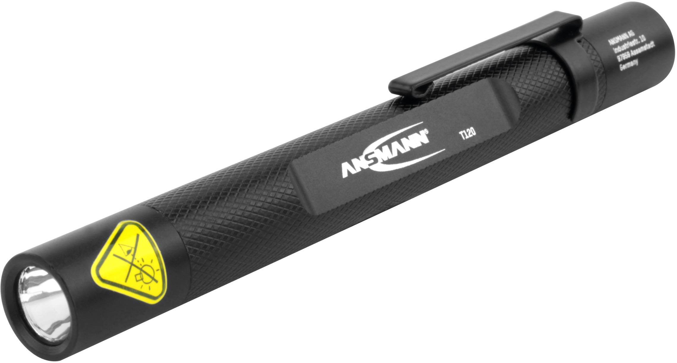 En sort lommelygte med clips og gul sikkerhedsmærkat er vist. Modellen er mærket 'Ansmann T120'.