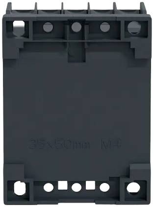 Et rektangulært sort plastdel med flere runde huller og påskriften '35x50mm M4'.